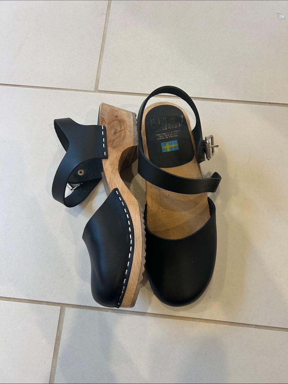 Mia shoes Black Leather Clogs with Ankle Strap 38